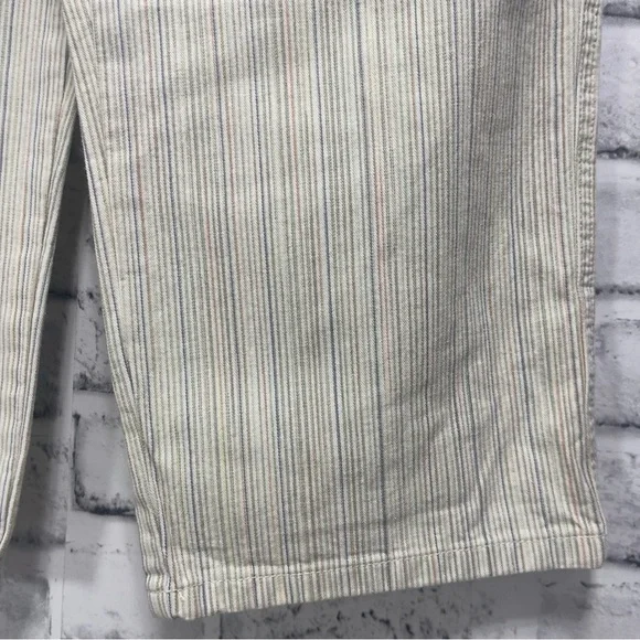Liz Claiborne Audra Petite Belted Stripped Crop Pants 4P - Picture 2 of 13